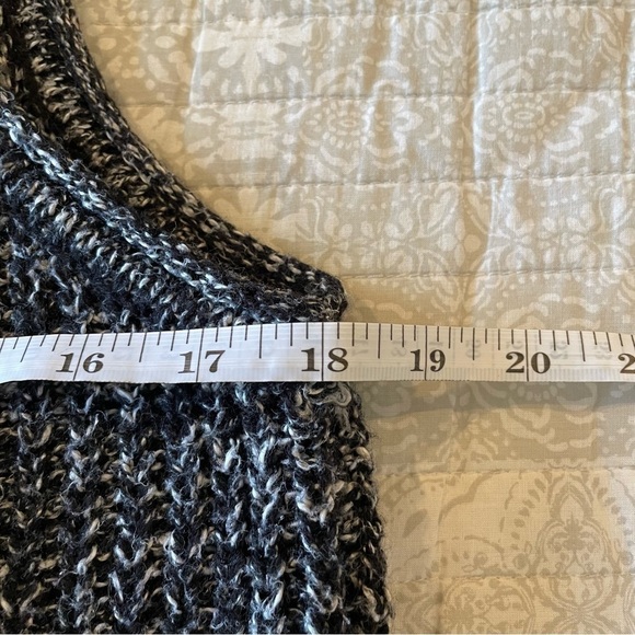 Maurices Sleeveless Crochet Knit Duster Vest Small - Picture 6 of 7